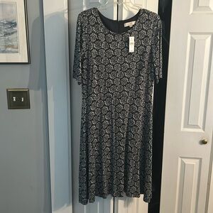 Short sleeved black and white print loft dress new with tags